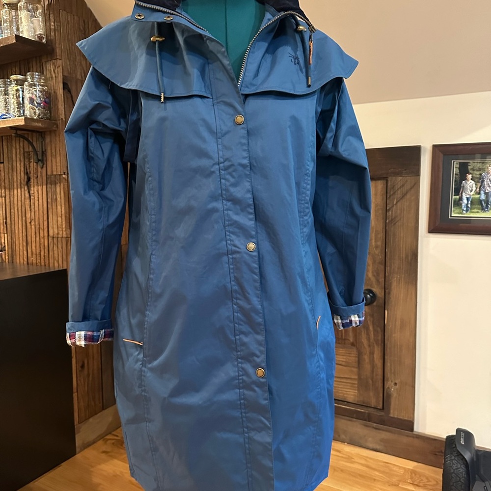 Ladies rain jacket with hood